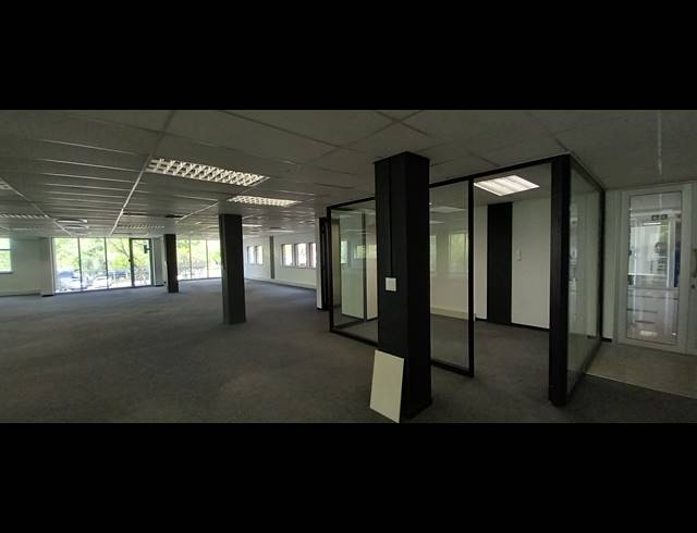 369M² OFFICE TO LET IN BRYANSTON